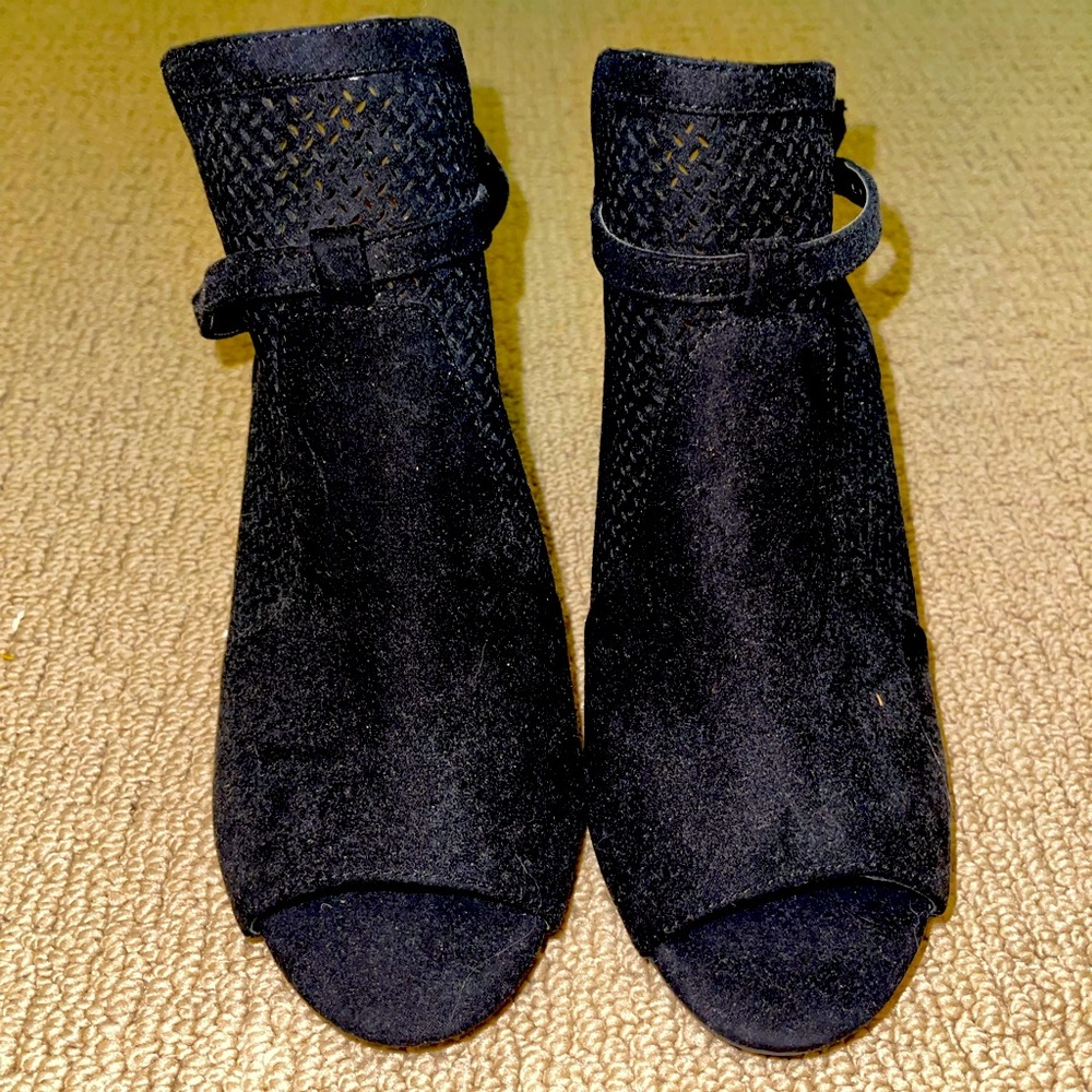 open toe block heel shoe